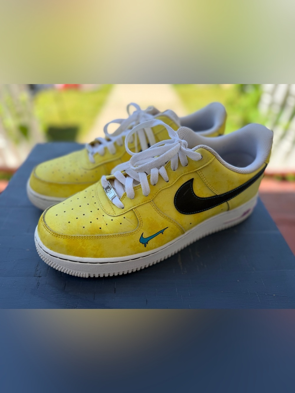 Peace Love and Basketball Men’s Yellow Low-Top Sneakers Size 11